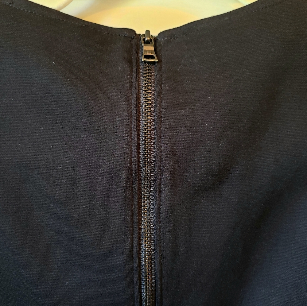 🌱 BCBGMaxAzria Faux Leather Sleeveless Peplum Top Black Sz XXS - Picture 5 of 10